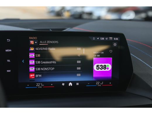 BMW 1 Serie 120 M Sport Automaat / Sportstoelen / Achteruitrijcamera / M Adaptief onderstel / Comfort Access ... ActivLease financial lease