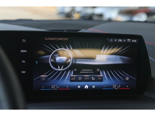 BMW 1 Serie 120 M Sport Automaat / Sportstoelen / Achteruitrijcamera / M Adaptief onderstel / Comfort Access ... ActivLease financial lease