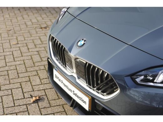 BMW 1 Serie 120 M Sport Automaat / Sportstoelen / Achteruitrijcamera / M Adaptief onderstel / Comfort Access ... ActivLease financial lease