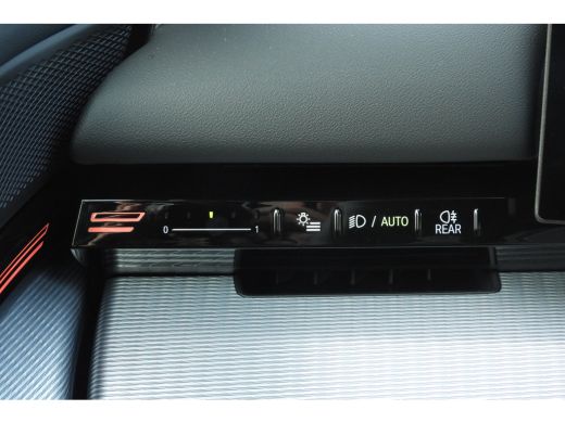 BMW 5 Serie Touring 520i M Sport Automaat / Trekhaak / Achteruitrijcamera / M Sportonderstel / Adaptieve LED ... ActivLease financial lease