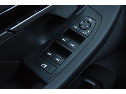 BMW 5 Serie Touring 520i M Sport Automaat / Trekhaak / Achteruitrijcamera / M Sportonderstel / Adaptieve LED ... ActivLease financial lease