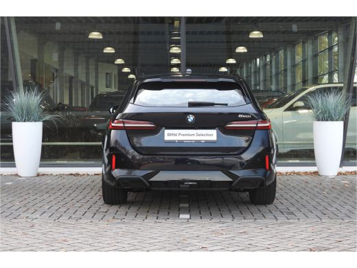 BMW 5 Serie Touring 520i M Sport Automaat / Trekhaak / Achteruitrijcamera / M Sportonderstel / Adaptieve LED ... ActivLease financial lease