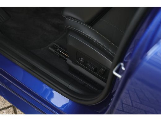 BMW X2 sDrive20i M Sport Automaat / Sportstoelen / Achteruitrijcamera / M Adaptief onderstel / Comfort A... ActivLease financial lease