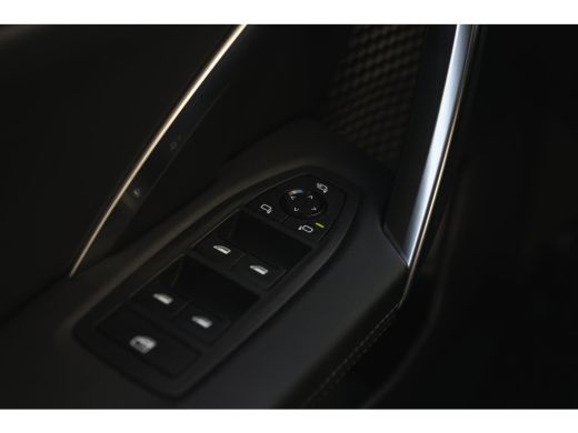 BMW X2 sDrive20i M Sport Automaat / Sportstoelen / Achteruitrijcamera / M Adaptief onderstel / Comfort A... ActivLease financial lease