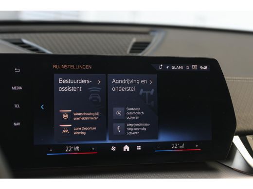 BMW X2 sDrive20i M Sport Automaat / Sportstoelen / Achteruitrijcamera / M Adaptief onderstel / Comfort A... ActivLease financial lease