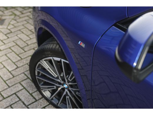 BMW X2 sDrive20i M Sport Automaat / Sportstoelen / Achteruitrijcamera / M Adaptief onderstel / Comfort A... ActivLease financial lease