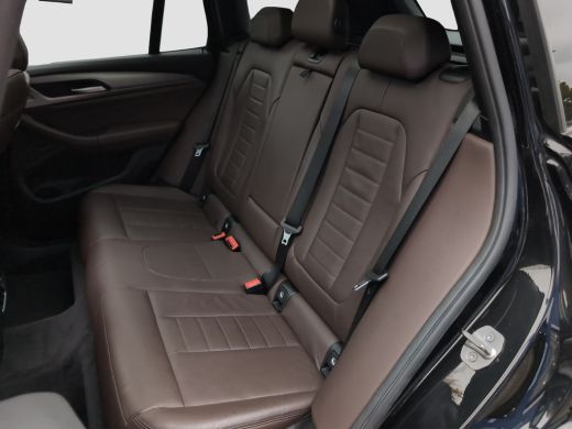 BMW X3 xDrive20i M-Sport | Shadow | Org. NL | Panoramadak | Head-up | Stuurverwarming | Camera | Leder ActivLease financial lease