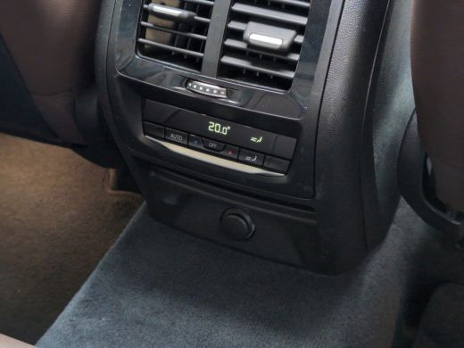 BMW X3 xDrive20i M-Sport | Shadow | Org. NL | Panoramadak | Head-up | Stuurverwarming | Camera | Leder ActivLease financial lease