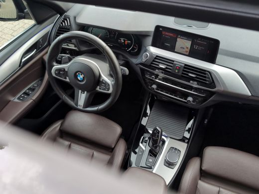 BMW X3 xDrive20i M-Sport | Shadow | Org. NL | Panoramadak | Head-up | Stuurverwarming | Camera | Leder ActivLease financial lease