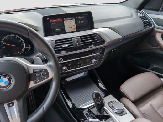 BMW X3 xDrive20i M-Sport | Shadow | Org. NL | Panoramadak | Head-up | Stuurverwarming | Camera | Leder ActivLease financial lease