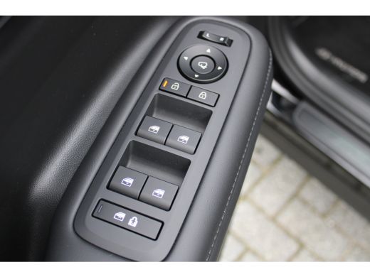 Hyundai Santa Fe 1.6 T-GDI PHEV Black Line 4WD 6p. | Leder | 360 camera | Elektrische voorstoelen met geheugenfunc... ActivLease financial lease