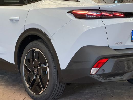 Peugeot 408 1.2 Hybrid 136 e-DCS6 GT | Achterbank in delen neerklapbaar | Achteruitrijcamera | Alarm klasse 1... ActivLease financial lease