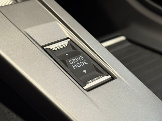 Peugeot 408 1.2 Hybrid 136 e-DCS6 GT | Achterbank in delen neerklapbaar | Achteruitrijcamera | Alarm klasse 1... ActivLease financial lease