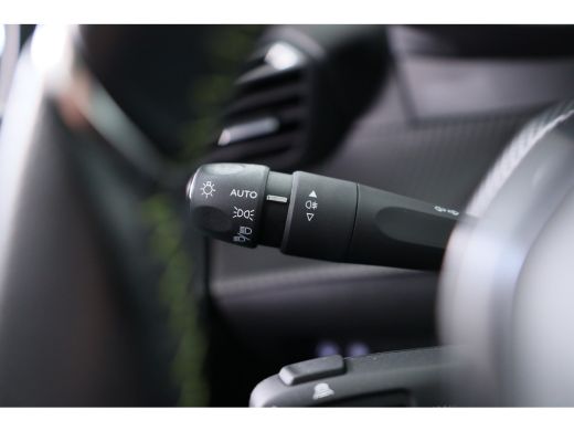 Peugeot e-208 EV GT 350 50 kWh Navigatie | Camera | Panoramdak | Cruise | Stoelverwarming | Carplay | 17 inch |... ActivLease financial lease