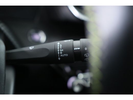 Peugeot e-208 EV GT 350 50 kWh Navigatie | Camera | Panoramdak | Cruise | Stoelverwarming | Carplay | 17 inch |... ActivLease financial lease