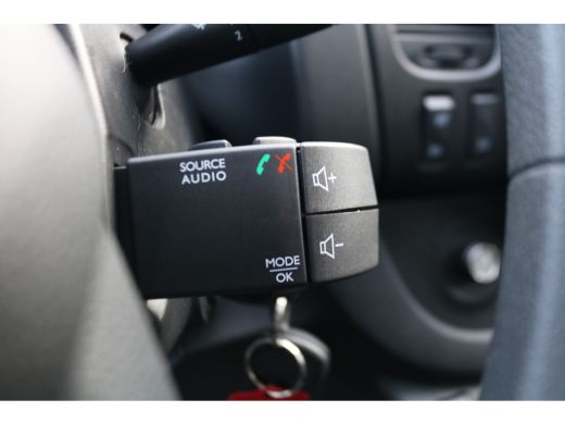 Renault Trafic 2.0 dCi 120pk L1 H1 Airco Navigatie 2x Schuifdeur ActivLease financial lease