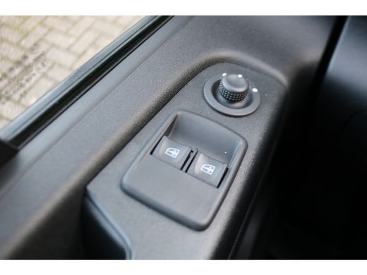 Renault Trafic 2.0 dCi 120pk L1 H1 Airco Navigatie 2x Schuifdeur ActivLease financial lease