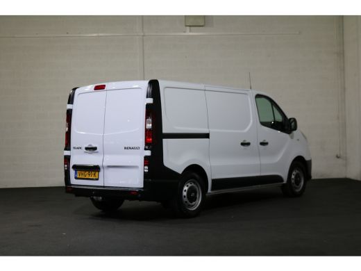 Renault Trafic 2.0 dCi 120pk L1 H1 Airco Navigatie 2x Schuifdeur ActivLease financial lease