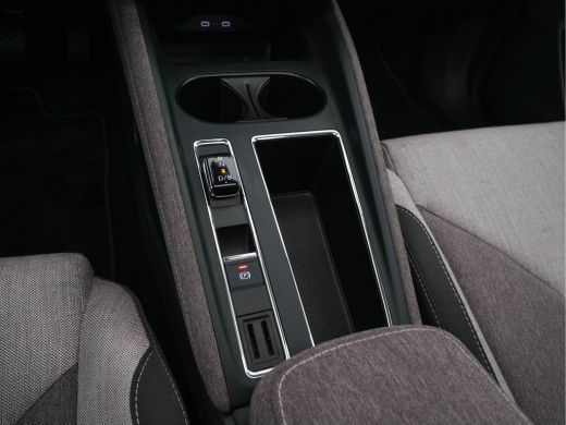 Skoda Enyaq iV 60 [ 3-Fase ] {SOH-87%} (INCL-BTW) *PANO | FULL-LED | DIGI-COCKPIT | CAMERA | KEYLESS | NAVI-FULL... ActivLease financial lease