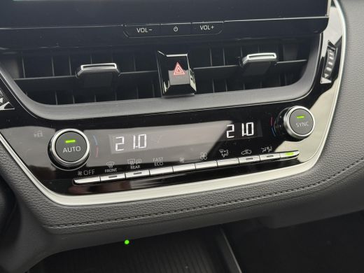 Toyota Corolla Cross Hybrid 140 Dynamic **PANORAMA DAK/ STOEL EN STUURWIELVERWARMING/ PARKEERSENSOREN/ DODEHOEK DETECT... ActivLease financial lease