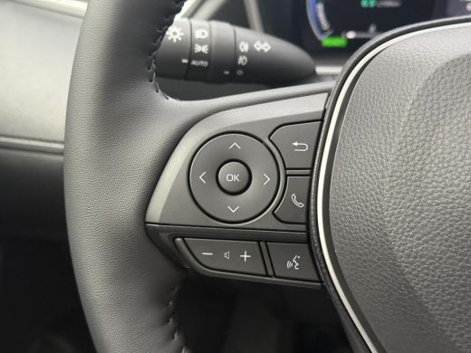 Toyota Corolla Cross Hybrid 140 Dynamic **PANORAMA DAK/ STOEL EN STUURWIELVERWARMING/ PARKEERSENSOREN/ DODEHOEK DETECT... ActivLease financial lease