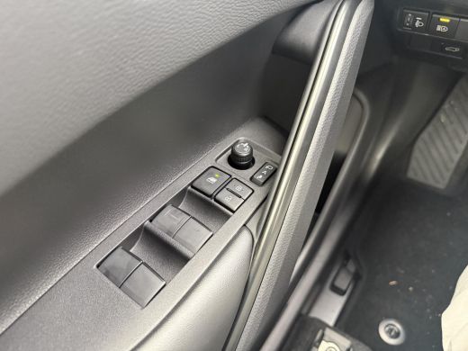 Toyota Corolla Cross Hybrid 140 Dynamic **PANORAMA DAK/ STOEL EN STUURWIELVERWARMING/ PARKEERSENSOREN/ DODEHOEK DETECT... ActivLease financial lease