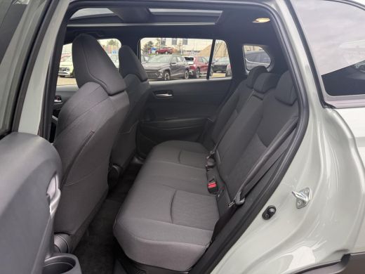 Toyota Corolla Cross Hybrid 140 Dynamic **PANORAMA DAK/ STOEL EN STUURWIELVERWARMING/ PARKEERSENSOREN/ DODEHOEK DETECT... ActivLease financial lease