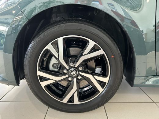 Toyota Yaris 1.5 Hybrid 115 Dynamic Comfort pack ActivLease financial lease