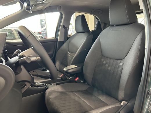 Toyota Yaris 1.5 Hybrid 115 Dynamic Comfort pack ActivLease financial lease