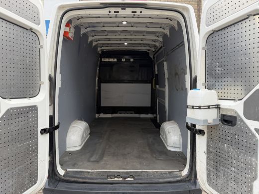 Volkswagen Crafter 35 2.0 TDI 141PK Euro 6 L3H3 CarPlay/cruise/camera/trekhaak ActivLease financial lease