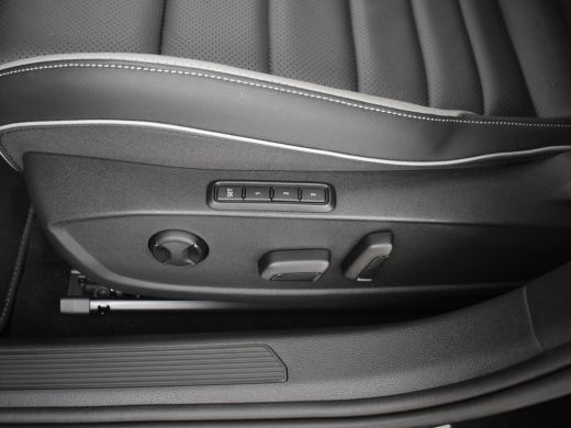 Volkswagen Golf 1.5 TSI eHybrid 200 kW GTE 272pk | Panorama dak | Trekhaak | Head up display | Dodehoekdetectie |... ActivLease financial lease