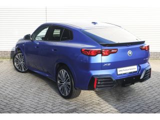 BMW X2 sDrive20i M Sport Automaat / Sportstoelen / Achteruitrijcamera / M Adaptief onderstel / Comfort A...
