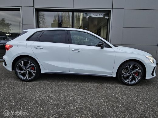 Audi A3 Sportback 45 TFSI e S edition Competition Panorama/Memory/Sfeer/Massage ActivLease financial lease