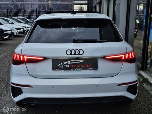 Audi A3 Sportback 45 TFSI e S edition Competition Panorama/Memory/Sfeer/Massage ActivLease financial lease