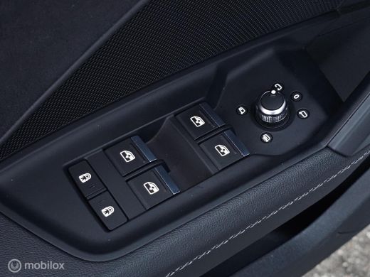 Audi A3 Sportback 45 TFSI e S edition Competition Panorama/Memory/Sfeer/Massage ActivLease financial lease