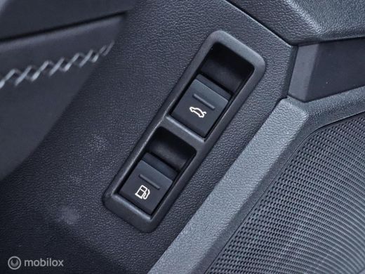 Audi A3 Sportback 45 TFSI e S edition Competition Panorama/Memory/Sfeer/Massage ActivLease financial lease