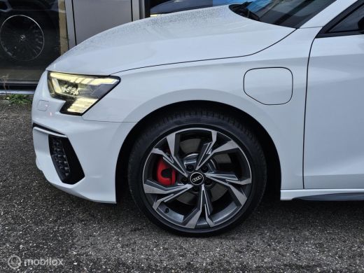 Audi A3 Sportback 45 TFSI e S edition Competition Panorama/Memory/Sfeer/Massage ActivLease financial lease