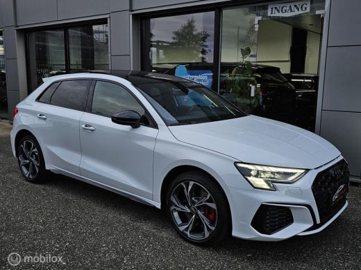 Audi A3 Sportback 45 TFSI e S edition Competition Panorama/Memory/Sfeer/Massage ActivLease financial lease