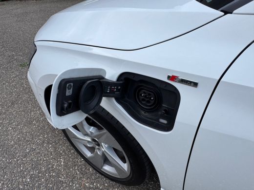 Audi A3 Sportback 45 TFSI e S edition PHEV S-LINE NAVI LED ECC 78000KM!!! ActivLease financial lease