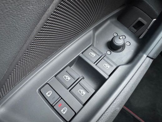 Audi A3 Sportback 45 TFSI e S edition PHEV S-LINE NAVI LED ECC 78000KM!!! ActivLease financial lease