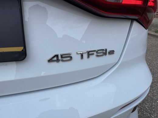 Audi A3 Sportback 45 TFSI e S edition PHEV S-LINE NAVI LED ECC 78000KM!!! ActivLease financial lease