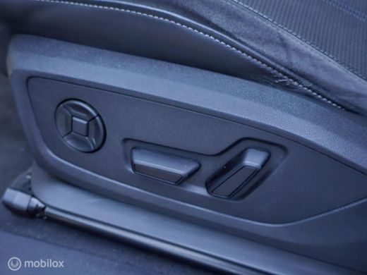 Audi Q3 45 TFSI e S Edition Panorama/3x S-line/Camera ActivLease financial lease