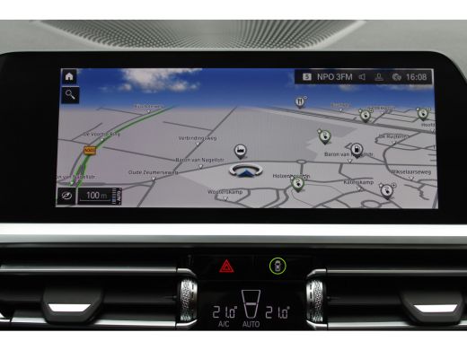 BMW 3 Serie Touring 330e Business Edition PHEV PANO GR NAVI VIRTUAL 58000KM!!! ActivLease financial lease