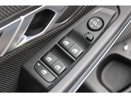 BMW 3 Serie Touring 330e Business Edition PHEV PANO GR NAVI VIRTUAL 58000KM!!! ActivLease financial lease