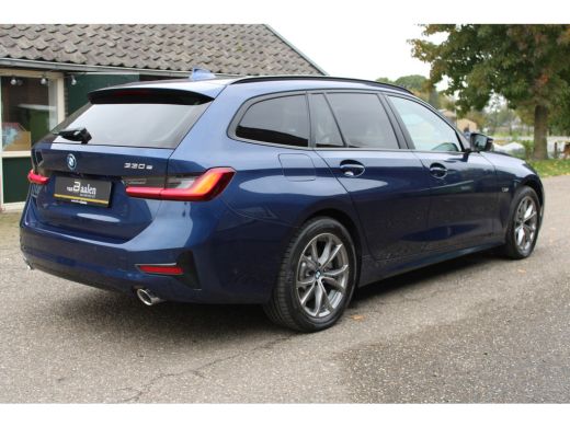 BMW 3 Serie Touring 330e Business Edition PHEV PANO GR NAVI VIRTUAL 58000KM!!! ActivLease financial lease