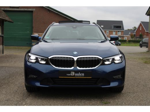 BMW 3 Serie Touring 330e Business Edition PHEV PANO GR NAVI VIRTUAL 58000KM!!! ActivLease financial lease