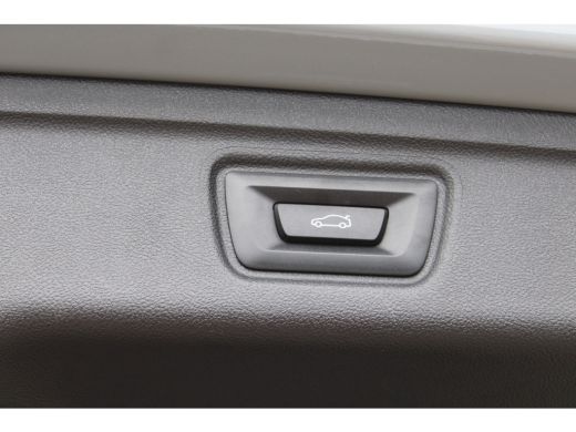 BMW 3 Serie Touring 330e PANO LED LEER VOLLL M-SPORT M-PAKKET 17000KM!!! ActivLease financial lease