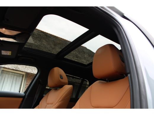 BMW 3 Serie Touring 330e PANO LED LEER VOLLL M-SPORT M-PAKKET 17000KM!!! ActivLease financial lease