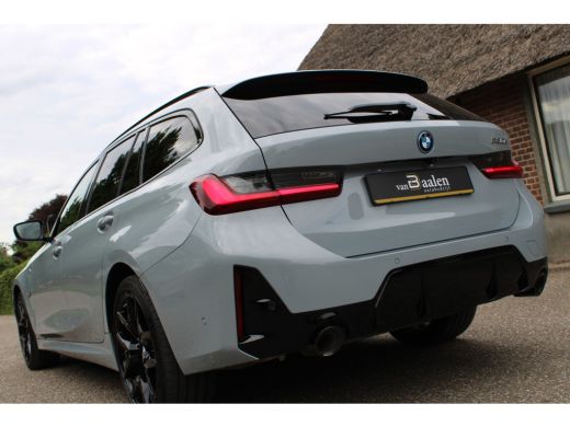 BMW 3 Serie Touring 330e PANO LED LEER VOLLL M-SPORT M-PAKKET 17000KM!!! ActivLease financial lease