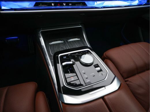 BMW i7 eDrive50 106 kWh M-Sportpack [ 3-Fase ] {SOH-97%} (INCL.BTW) *PANO | HEAD-UP | LUXURY-LEATHER | F... ActivLease financial lease